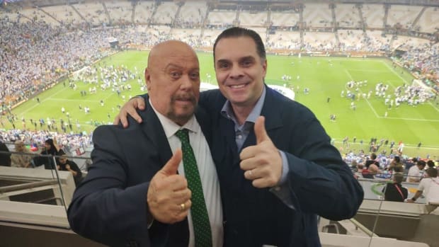 El homenaje de Martinoli al Perro Bermúdez en su último mundial